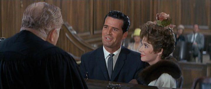 Кадр из фильма Я вернулась, дорогой / Move Over, Darling (1963)