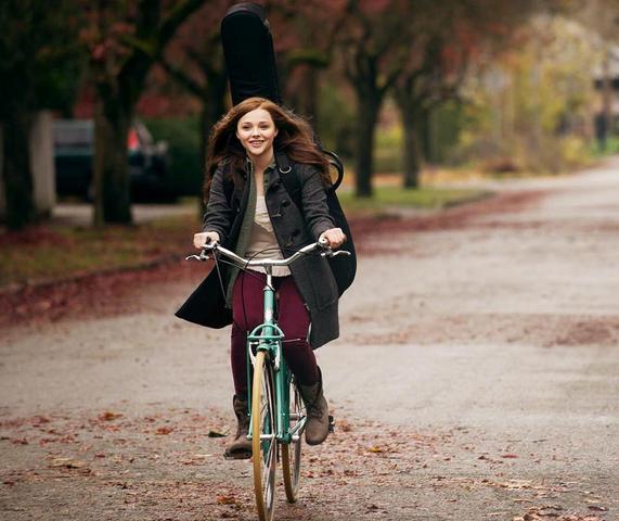 Кадр из фильма Если я останусь / If I Stay (2014)
