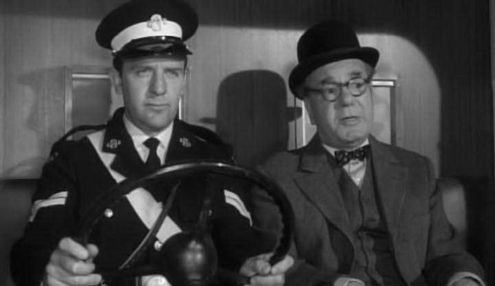 Кадр из фильма Мистер Питкин в больнице / A Stitch in Time (1964)