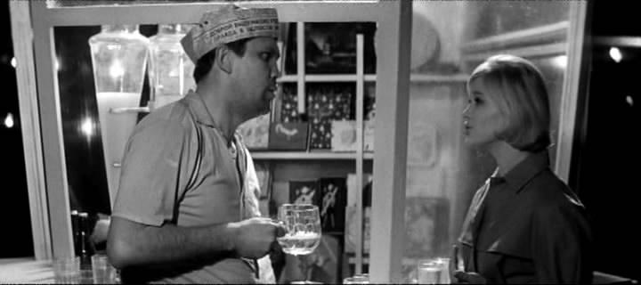 Кадр из фильма Я шагаю по Москве (1964)