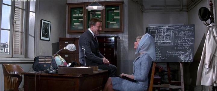 Кадр из фильма Розовая пантера: Выстрел в темноте / A Shot in the Dark (1964)