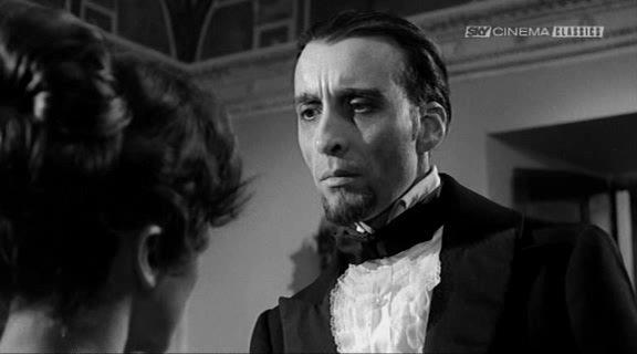 Кадр из фильма Замок живых мертвецов / Castle of the Living Dead (1964)