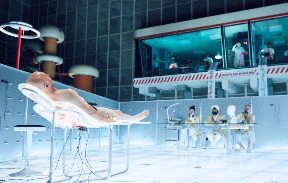 Кадр из фильма Теорема Зеро / The Zero Theorem (2014)