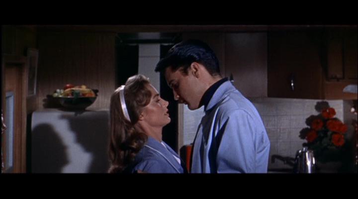 Кадр из фильма Разнорабочий / Roustabout (1964)