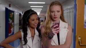 Кадры из фильма Zapped. Волшебное приложение / Zapped (2014)