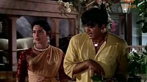 Кадры из фильма Семья / Khandan (1965)