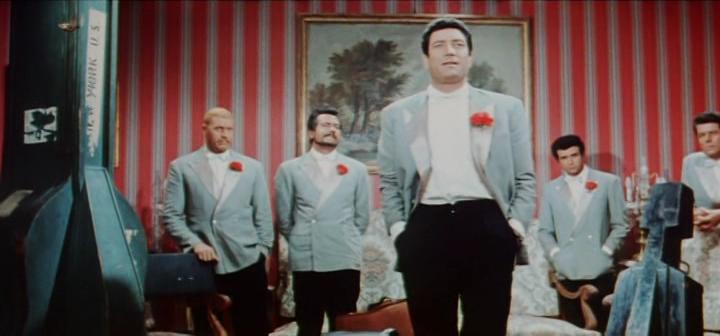 Кадр из фильма Агент 077: Ярость с востока / Agente 077 dall'oriente con furore (1965)