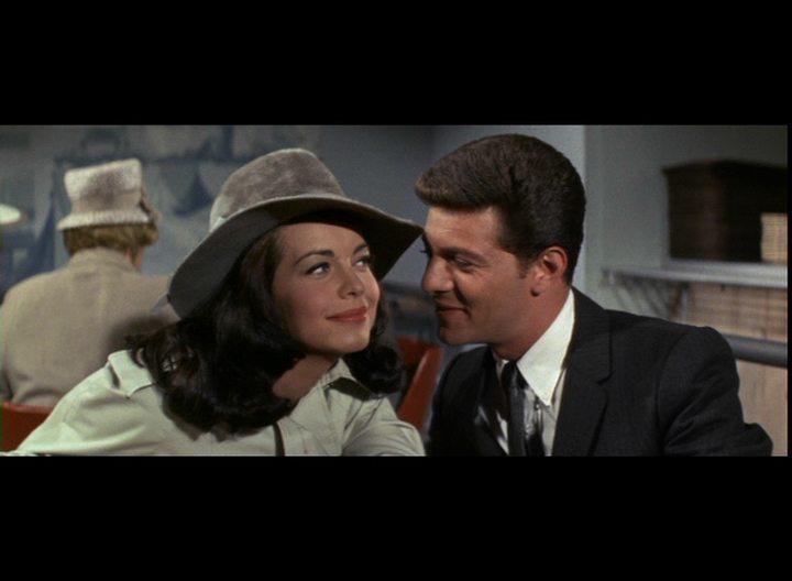 Кадр из фильма Доктор Голдфут и бикини-машины / Dr. Goldfoot and the Bikini Machine (1965)