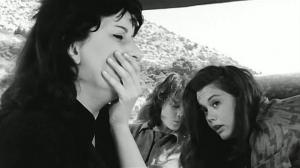 Кадры из фильма Они шли за солдатами / Le soldatesse (1965)