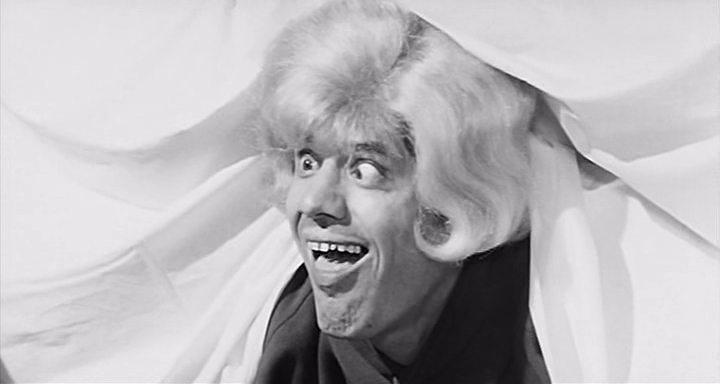 Кадр из фильма 002: Операция Луна / 002 Operazione Luna (1965)