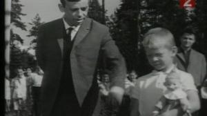Кадры из фильма Мимо окон идут поезда (1966)