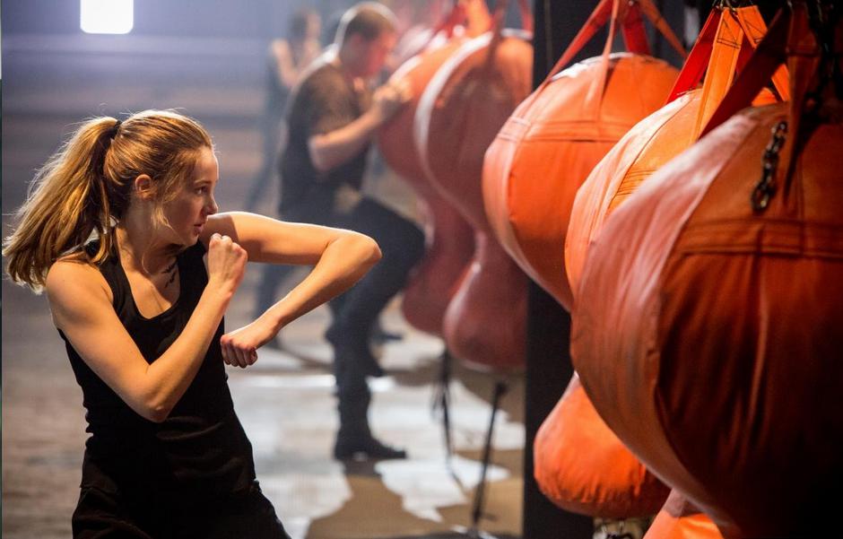 Кадр из фильма Дивергент / Divergent (2014)