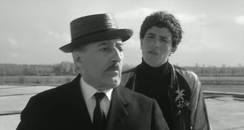 Кадр из фильма Птицы большие и малые / Uccellacci e uccellini (1966)