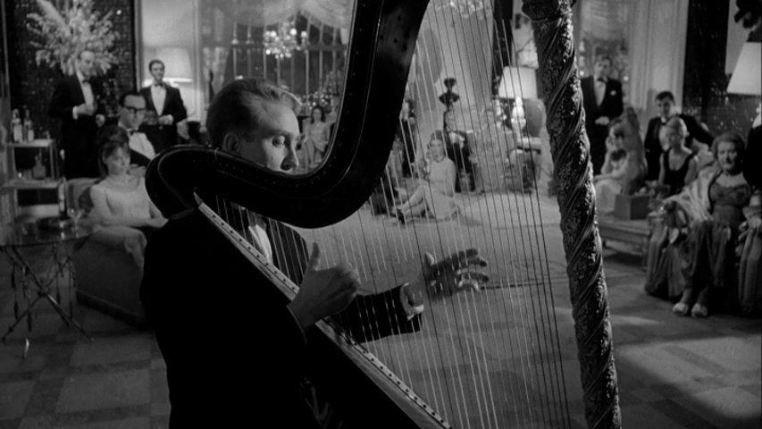 Кадр из фильма Глаз дьявола / Eye of the Devil (1966)