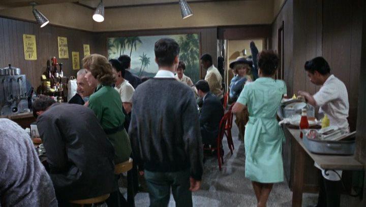 Кадр из фильма Прекрасное безумие / A Fine Madness (1966)