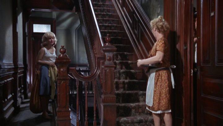 Кадр из фильма Прекрасное безумие / A Fine Madness (1966)