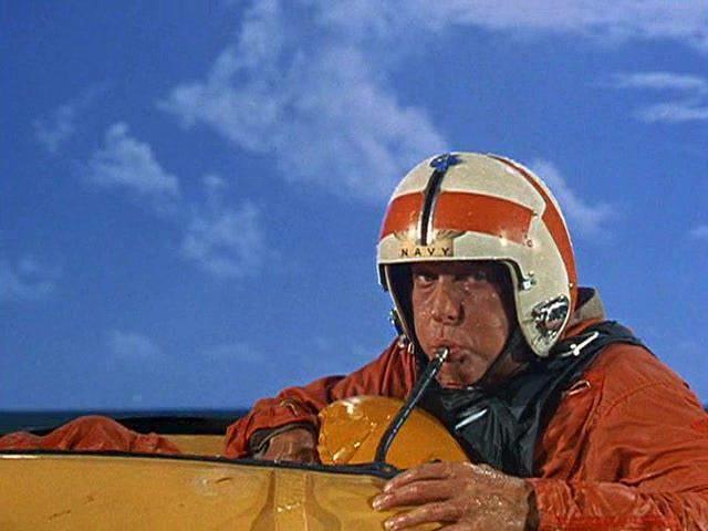 Кадр из фильма Робин Крузо / Lt. Robin Crusoe, U.S.N. (1966)