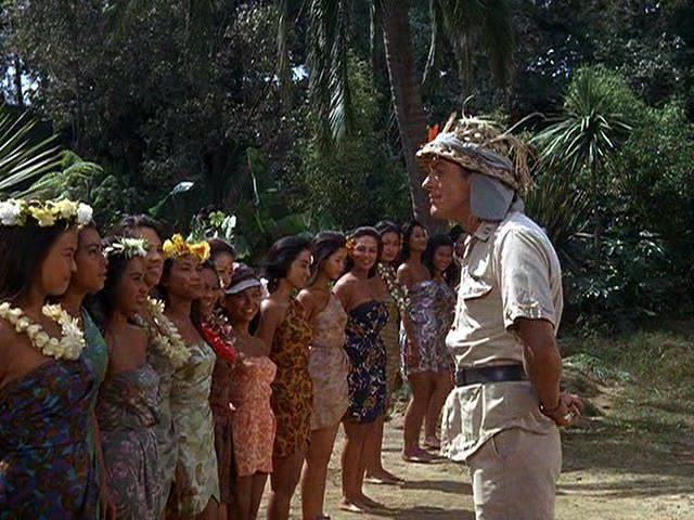 Кадр из фильма Робин Крузо / Lt. Robin Crusoe, U.S.N. (1966)