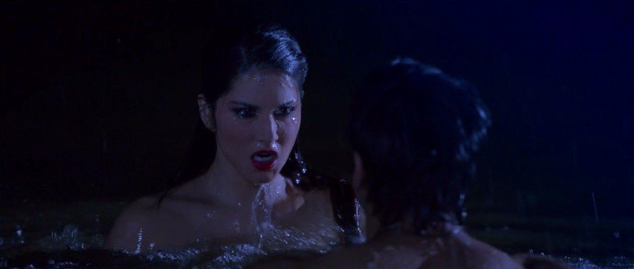 Кадр из фильма Последняя запись 2 / Ragini MMS 2 (2014)