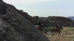 Кадры из фильма Доллары Текут Рекой / Un fiume di dollari (1966)