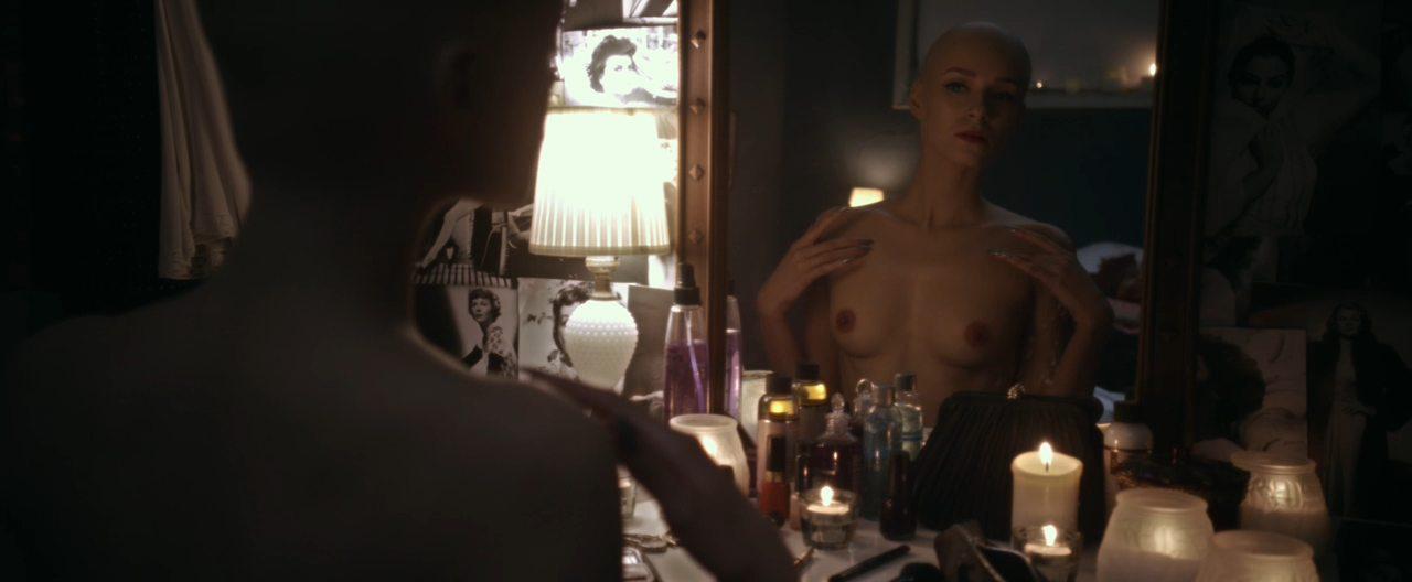 Кадр из фильма Глаза звезды / Starry Eyes (2014)