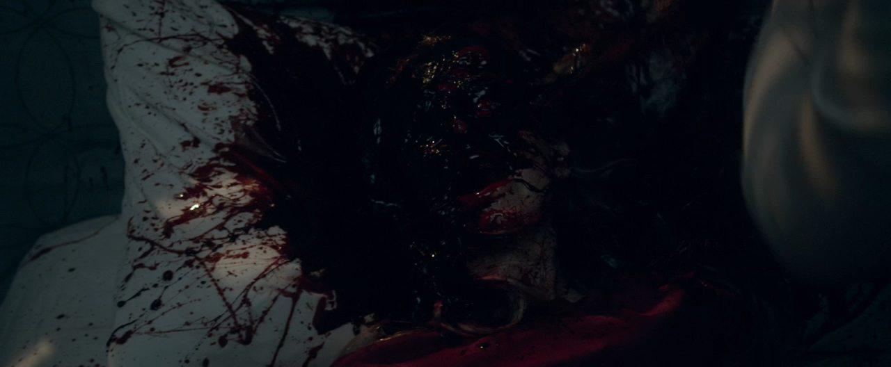 Кадр из фильма Глаза звезды / Starry Eyes (2014)