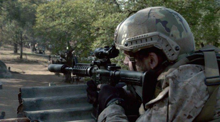 Кадр из фильма Команда восемь: В тылу врага / Seal Team Eight: Behind Enemy Lines (2014)