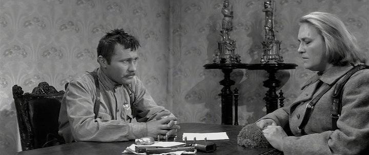 Кадр из фильма Комиссар (1967)
