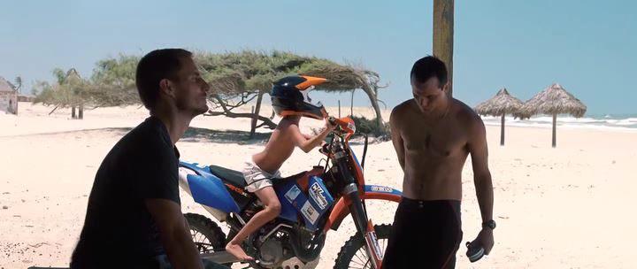 Кадр из фильма Пляж Будущего / Praia do Futuro (2014)