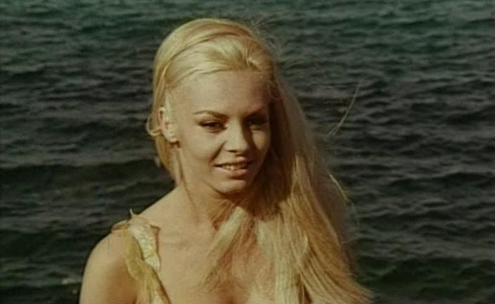 Кадр из фильма Древнейшая профессия в мире / Le Plus vieux métier du monde (1967)