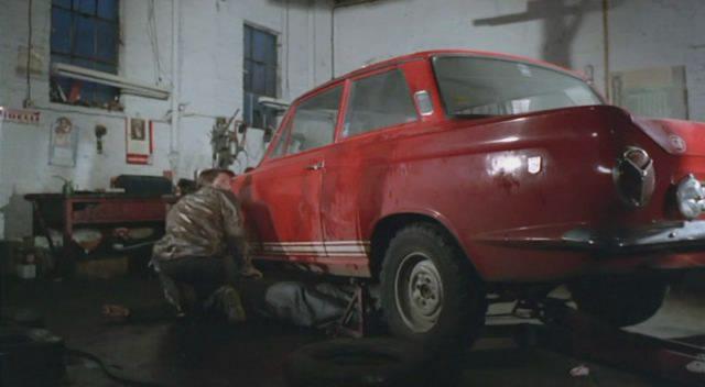 Кадр из фильма Волшебники / The Sorcerers (1967)