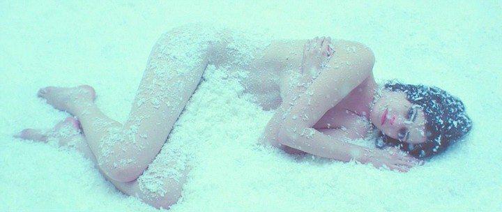 Кадр из фильма Белая птица в метели / White Bird in a Blizzard (2014)
