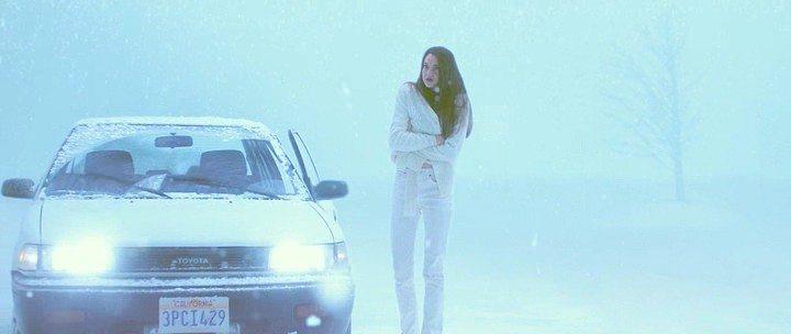 Кадр из фильма Белая птица в метели / White Bird in a Blizzard (2014)