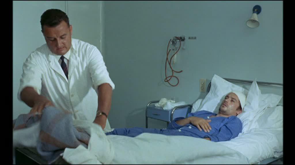 Кадр из фильма Дьявольски ваш / Diaboliquement vôtre (1967)