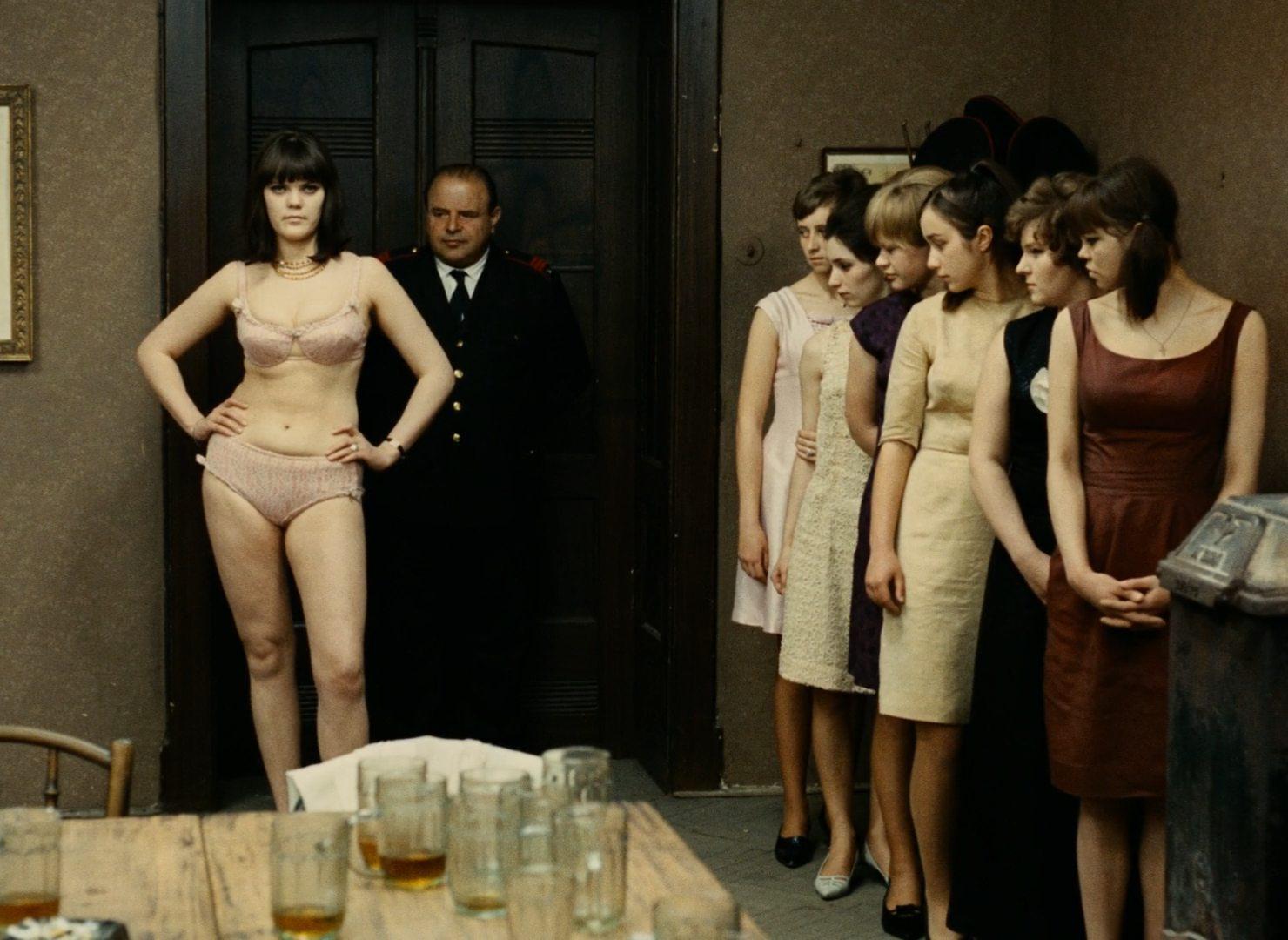 Кадр из фильма Бал пожарных / Horí, má panenko (1967)