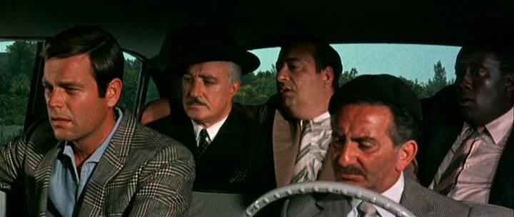 Кадр из фильма Самый крупный куш / The Biggest Bundle of Them All (1968)