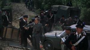 Кадры из фильма Самый крупный куш / The Biggest Bundle of Them All (1968)
