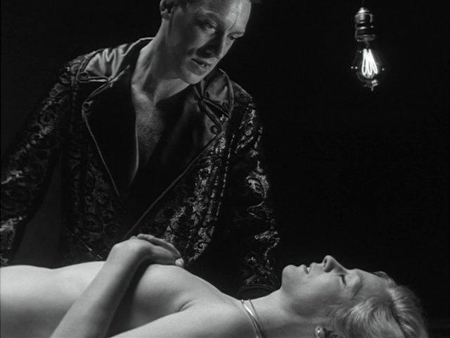 Кадр из фильма Час волка / Vargtimmen (1968)