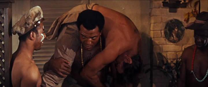 Кадр из фильма Темнота солнца / The Mercenaries (1968)