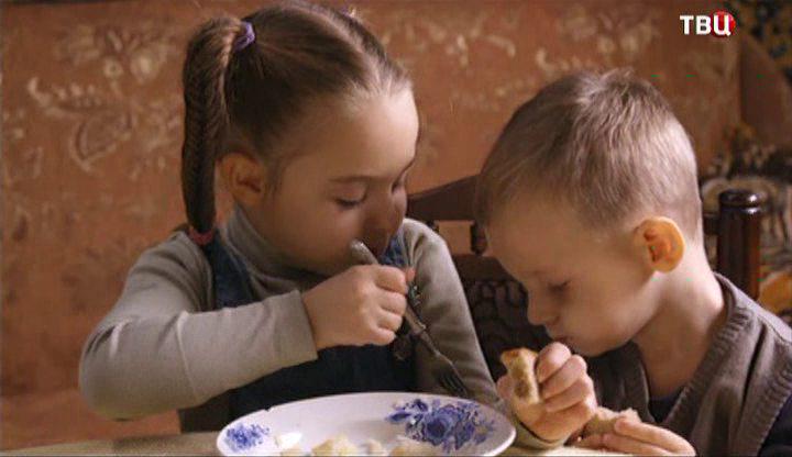 Кадр из фильма Анютино счастье (2013)