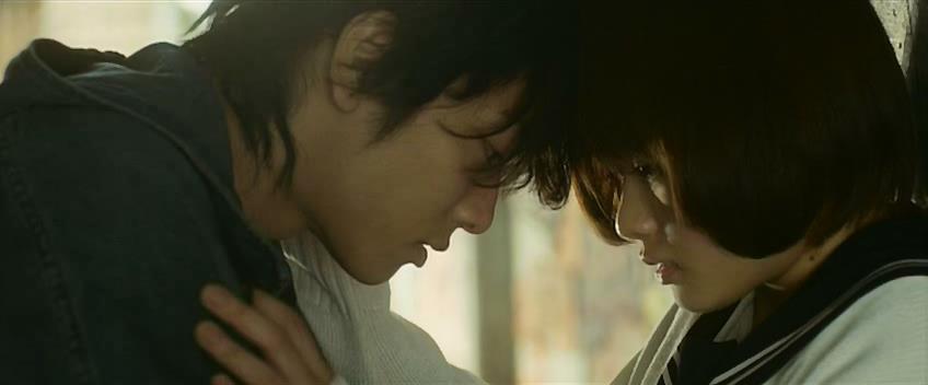 Кадр из фильма Она тоже любит ложь / Kanojo wa uso wo aishisugiteiru (2013)