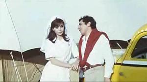 Кадры из фильма Женщины и берсальеры / Donne... botte e bersaglieri (1968)