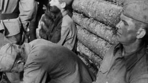 Кадры из фильма Люди в солдатских шинелях / Inimesed sõdurisinelis (1968)