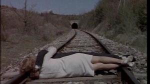 Кадры из фильма Убей меня поцелуями / Straziami, ma di baci saziami (1968)