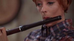 Кадры из фильма Горячие миллионы / Hot Millions (1968)