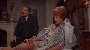 Кадры из фильма Горячие миллионы / Hot Millions (1968)