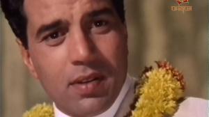 Кадры из фильма Время муссонов / Aya Sawan Jhoom Ke (1969)