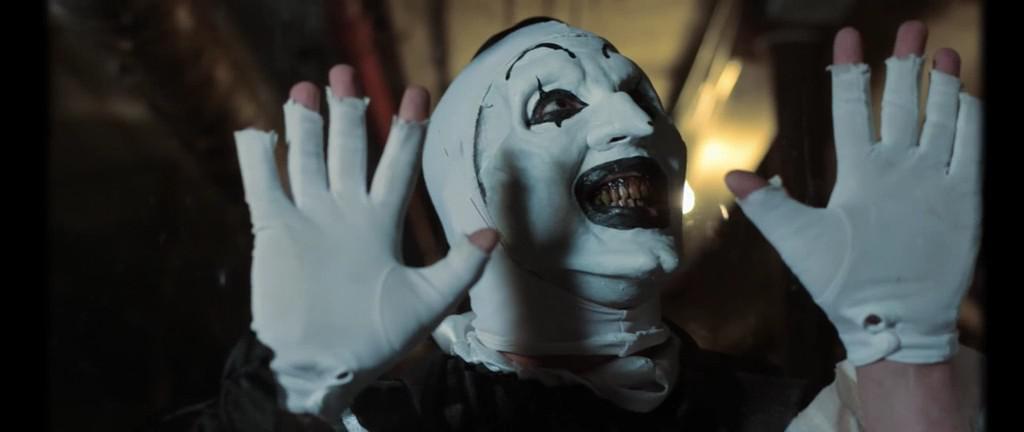 Кадр из фильма Канун Дня всех святых / All Hallows' Eve (2013)