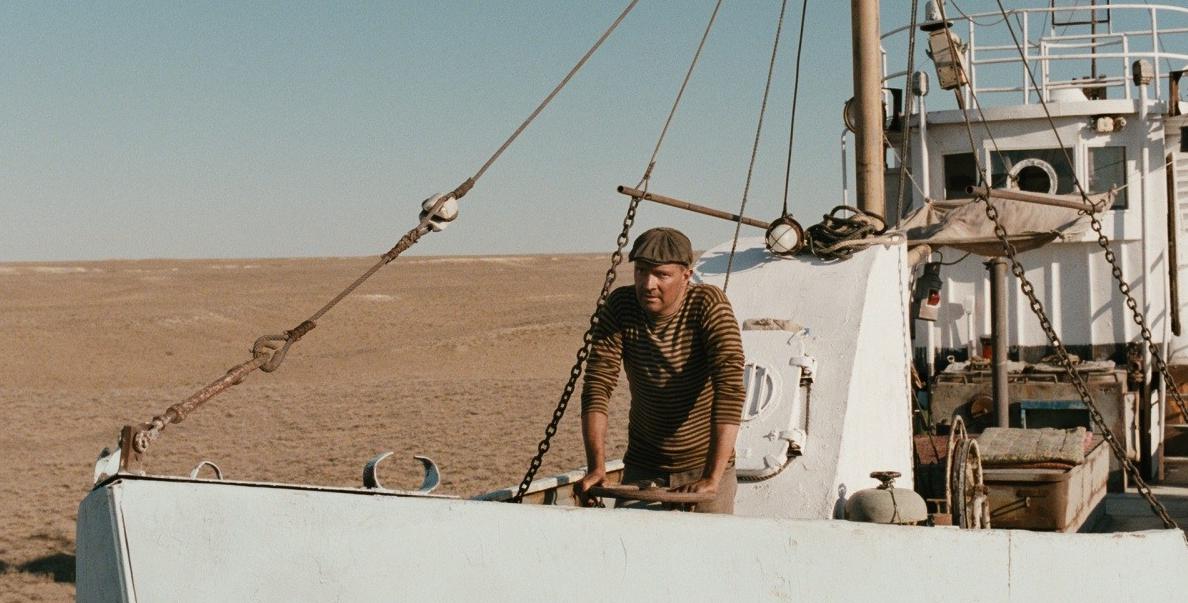 Кадр из фильма В ожидании моря (2013)