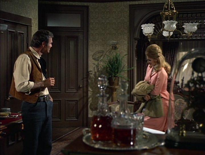 Кадр из фильма Сэм Виски / Sam Whiskey (1969)